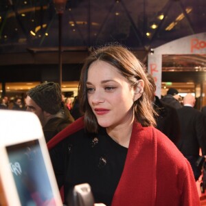 Marion Cotillard enceinte arrive à l'avant-première du film "Rock'n Roll" au Pathé Beaugrenelle à Paris le 13 février 2017. © Lionel Urman /Bestimage