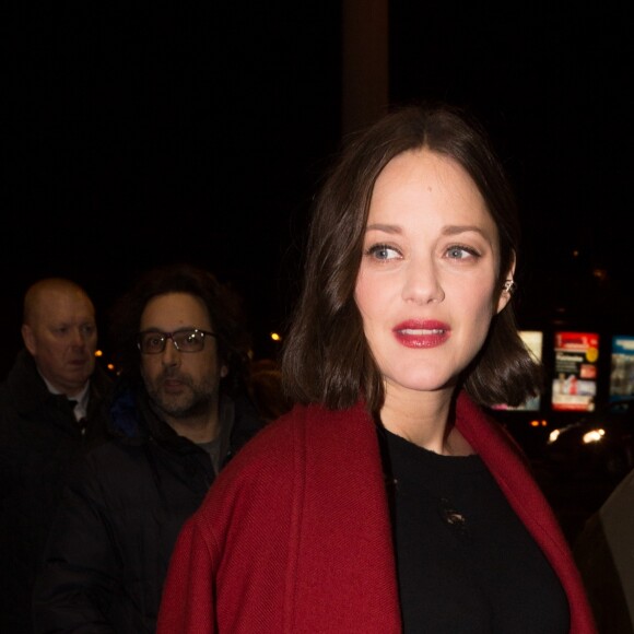 Marion Cotillard enceinte arrive à l'avant-première du film "Rock'n Roll" au Pathé Beaugrenelle à Paris le 13 février 2017. © Lionel Urman /Bestimage