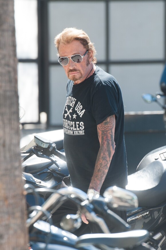 De retour de sa virée à moto sur les traces de "Easy Rider", Johnny Hallyday se rend à son cours de sport à Los Angeles. Le 6 octobre 2016