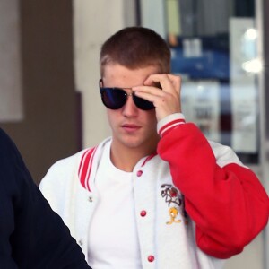 Justin Bieber sort de chez le médecin à Béverly Hills le 23 janvier 2017.