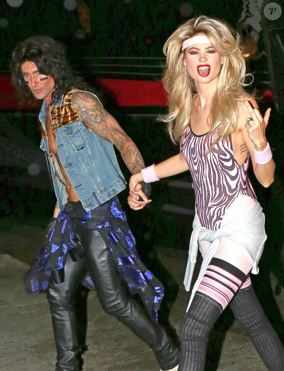 Adam Levine et sa femme Behati Prinsloo se rendent à une soirée Halloween à Sherman Oaks. Le 31 octobre 2014.