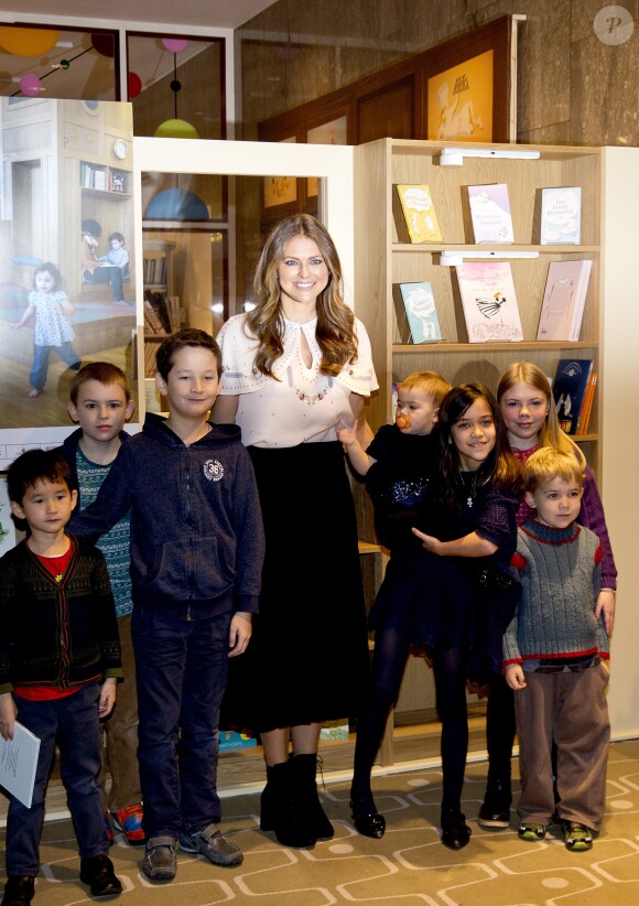 La princesse Madeleine inaugurait le 14 février 2017 au Southbank Centre à Londres Room for the Children, une bibliothèque qui propose des ouvrages jeunesse venus des pays scandinaves pour inciter les petits à lire et à s'exprimer.