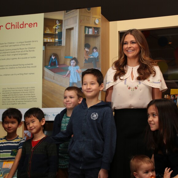 La princesse Madeleine inaugurait le 14 février 2017 au Southbank Centre à Londres Room for the Children, une bibliothèque qui propose des ouvrages jeunesse venus des pays scandinaves pour inciter les petits à lire et à s'exprimer.
