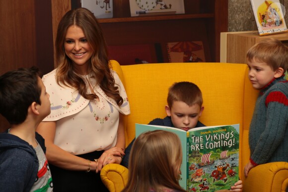 La princesse Madeleine inaugurait le 14 février 2017 au Southbank Centre à Londres Room for the Children, une bibliothèque qui propose des ouvrages jeunesse venus des pays scandinaves pour inciter les petits à lire et à s'exprimer.