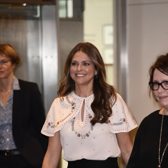 La princesse Madeleine inaugurait le 14 février 2017 au Southbank Centre à Londres Room for the Children, une bibliothèque qui propose des ouvrages jeunesse venus des pays scandinaves pour inciter les petits à lire et à s'exprimer.