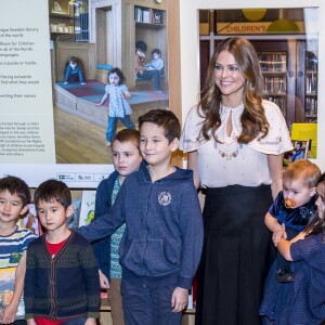 La princesse Madeleine inaugurait le 14 février 2017 au Southbank Centre à Londres Room for the Children, une bibliothèque qui propose des ouvrages jeunesse venus des pays scandinaves pour inciter les petits à lire et à s'exprimer.