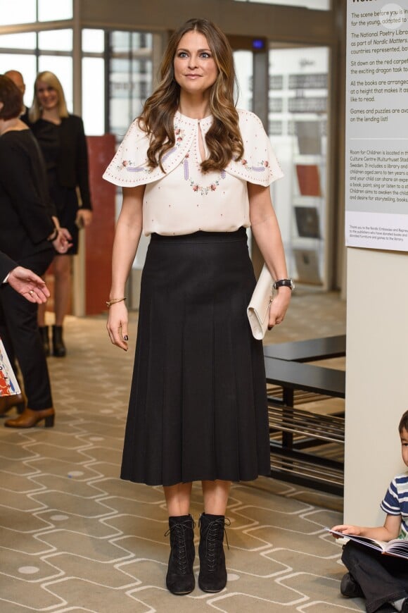 La princesse Madeleine inaugurait le 14 février 2017 au Southbank Centre à Londres Room for the Children, une bibliothèque qui propose des ouvrages jeunesse venus des pays scandinaves pour inciter les petits à lire et à s'exprimer.