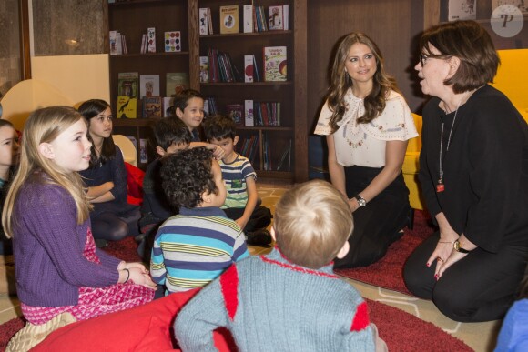 La princesse Madeleine inaugurait le 14 février 2017 au Southbank Centre à Londres Room for the Children, une bibliothèque qui propose des ouvrages jeunesse venus des pays scandinaves pour inciter les petits à lire et à s'exprimer.