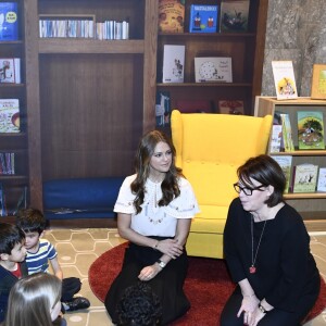 La princesse Madeleine inaugurait le 14 février 2017 au Southbank Centre à Londres Room for the Children, une bibliothèque qui propose des ouvrages jeunesse venus des pays scandinaves pour inciter les petits à lire et à s'exprimer.