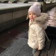 La princesse Leonore de Suède admirant la vue à Londres début février 2017 lors d'une promenade avec sa maman la princesse Madeleine, qui a publié cette photo sur Facebook.
