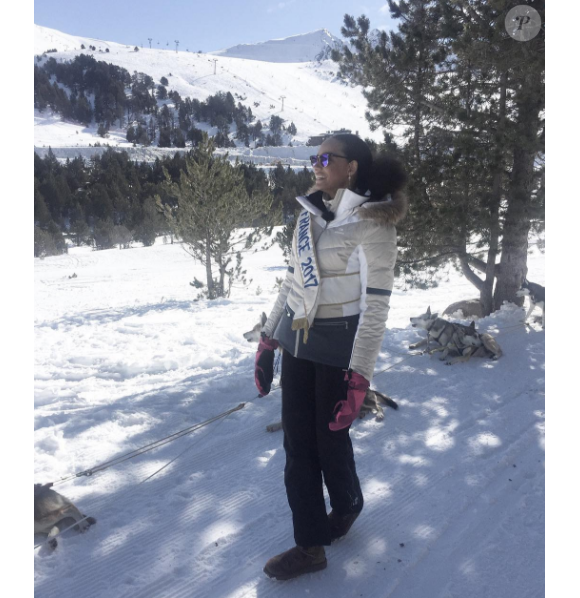 La belle Alicia Aylies, premier séjour à la montagne, le 20 février 2017 en Andorre.