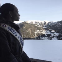 Alicia Aylies (Miss France 2017) : Ses premières vacances au ski !