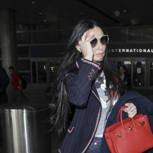 Demi Moore arrive à l'aéroport de LAX à Los Angeles, le 27 mai 2016.