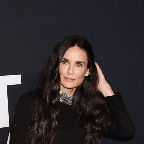 Demi Moore - People au défilé Saint-Laurent à Hollywood le 10 février 2016.