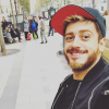 Saad Lamjarred pose sur les Champs-Elysées, le 25 octobre 2016.