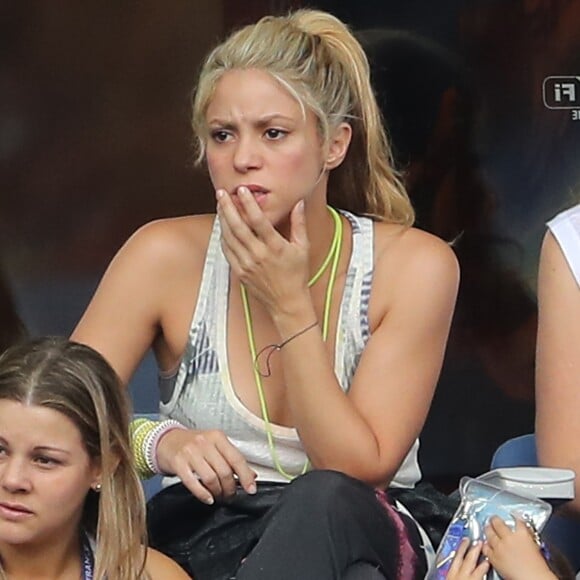 Shakira, son fils Milan lors des 8ème de finale de l'UEFA Euro 2016 Italie-Espagne au Stade de France à Saint-Denis, France, le 27 juin 2016. © Cyril Moreau/Bestimage