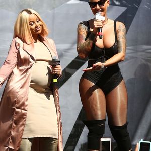 Blac Chyna enceinte, Amber Rose au Festival Amber Rose SlutWalk dans le quartier de downtown à Los Angeles, le 1er octobre 2016