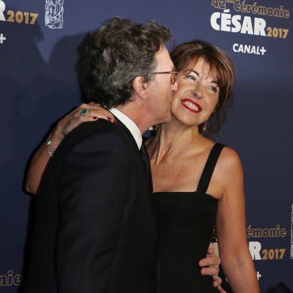 François Cluzet et sa femme Narjiss - Photocall de la 42ème cérémonie des Cesar à la salle Pleyel à Paris, le 24 février 2017. © Dominique Jacovides - Olivier Borde / Bestimage