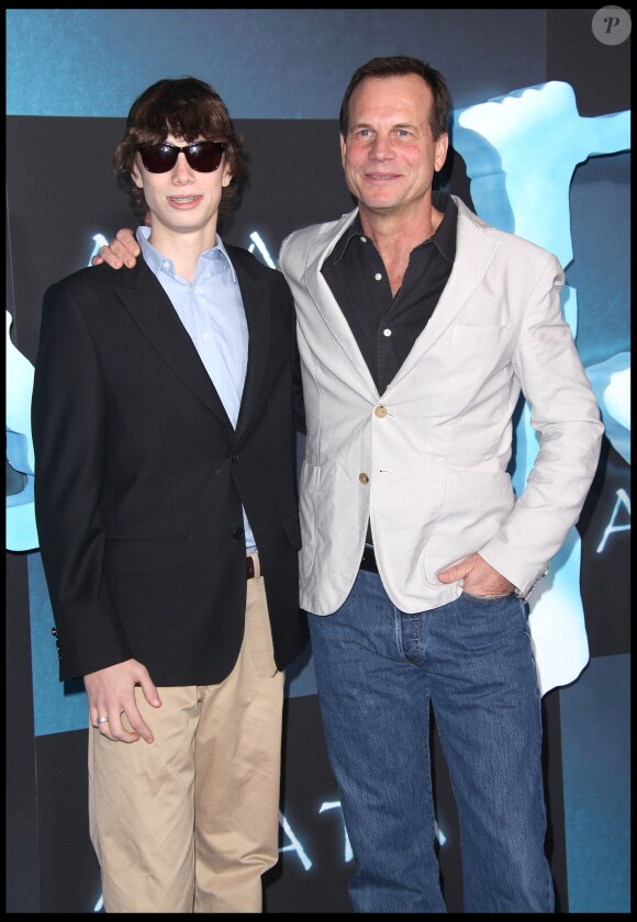 Bill Paxton avec son fils James - Avant-première du film Avatar en 2009 à Los Angeles