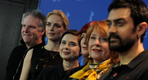 De gauche à droite : Guy Maddin, Nina Hoss, Isabella Rossellini, Sandy Powell, Jan Chapman et Aamir Khan au 61e Festival du film de Berlin le 10 février 2011