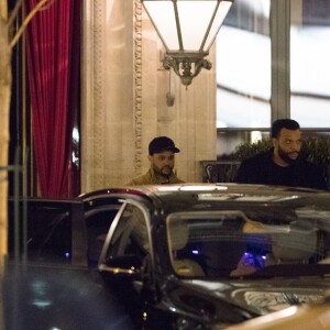 Selena Gomez et The Weeknd quittent l'hôtel la Réserve à Paris le 27 février 2017. 