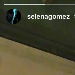 Selena Gomez sur Instagram. La chanteuse, qui suit son petit ami The Weeknd sur sa tournée européenne, est arrivée lundi 27 février à Paris. Le chanteur donnera un concert unique à l'AccorHotels Arena le 28 février.