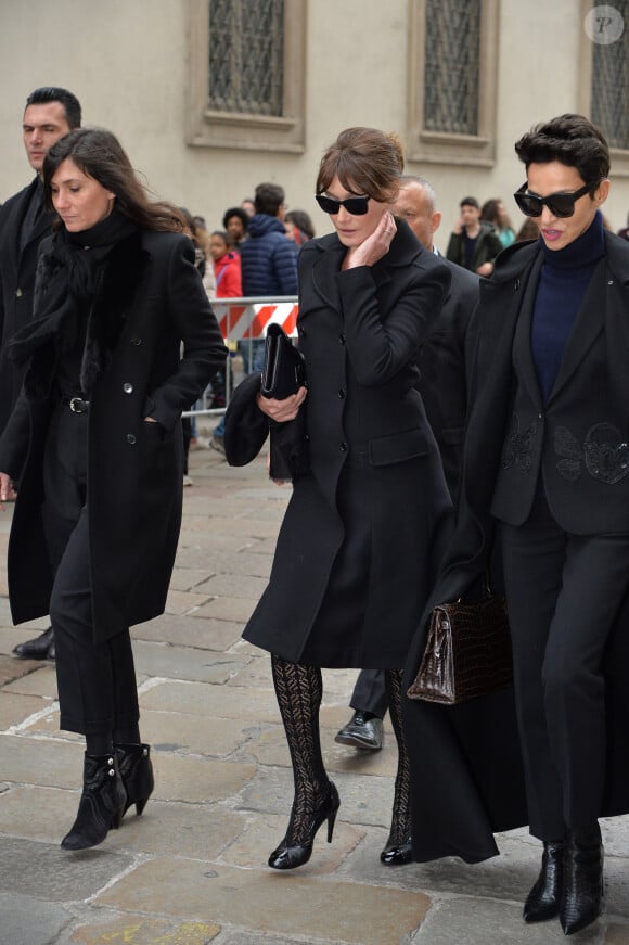 Emmanuelle Alt, Carla Bruni, Farida Khelfa - Arrivée des personnalités à la cérémonie religieuse en l'honneur de Franca Sozzani (rédactrice en chef de Vogue Italie décédée le 22 décembre 2016) à Milan, le 27 février 2017
