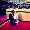 Jeremy Renner embrasse sa fille sur la bouche (et c'est adorable)