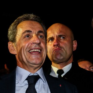 Carla Bruni-Sarkozy et son mari Nicolas Sarkozy - Carla Bruni-Sarkozy assiste au meeting de son mari Nicolas Sarkozy à Saint-Maur-des-Fossés le 14 novembre 2016.