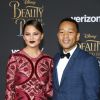 Chrissy Teigen et son mari John Legend à la première de 'Beauty and the Beast' (La Belle et la Bête) au théâtre El Capitan à Hollywood, le 2 mars 2017