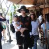 John Legend et sa femme Chrissy Teigen sont allés déjeuner en famille avec leur fille Luna au restaurant Il Pastaio à Beverly Hills, le 2 mars 2017