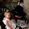 John Legend et sa femme Chrissy Teigen sont allés déjeuner en famille avec leur fille Luna au restaurant Il Pastaio à Beverly Hills, le 2 mars 2017