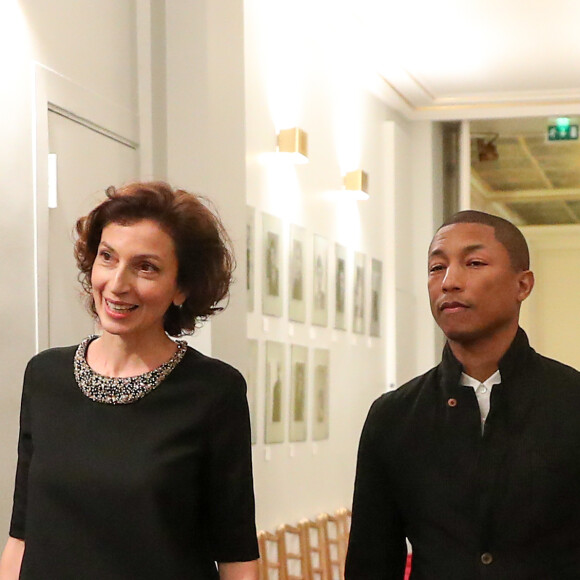 Audrey Azoulay, Ministre de la Culture et de la Communication - Pharrell Williams reçoit les insignes d'Officier dans l'ordre des Arts et des Lettres au ministère de la culture à Paris le 6 mars 2017. © Cyril Moreau / Bestimage