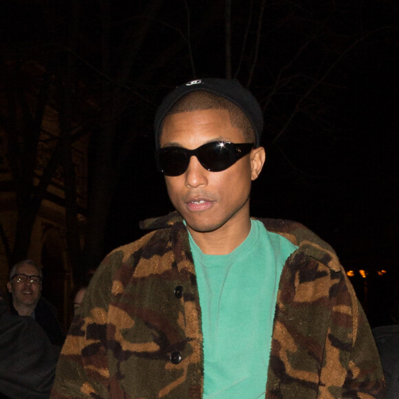 Semi-Exclusif - Pharrell Williams à la sortie de la boîte de nuit "L'Arc" après la soirée Fenty Puma By Rihanna lors de la fashion week à Paris, le 6 mars 2017.