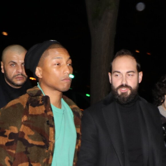 Semi-Exclusif - Pharrell Williams à la sortie de la boîte de nuit "L'Arc" après la soirée Fenty Puma By Rihanna lors de la fashion week à Paris, le 6 mars 2017.