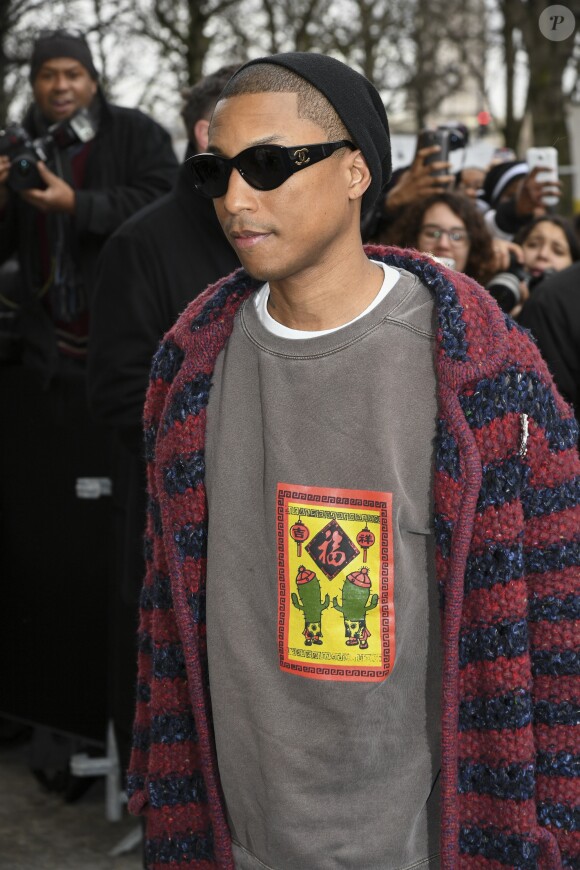 Pharrell Williams - Arrivées au défilé de mode prêt-à-porter automne-hiver 2017/2018 "Chanel" au Grand Palais à Paris. Le 7 mars 2017 © Pierre Perusseau / Bestimage