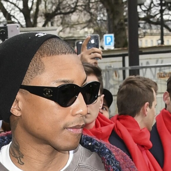 Pharrell Williams - Arrivées au défilé de mode prêt-à-porter automne-hiver 2017/2018 "Chanel" au Grand Palais à Paris. Le 7 mars 2017 © Pierre Perusseau / Bestimage