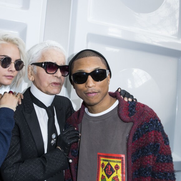 Cara Delevingne, Karl Lagerfeld et Pharrell Williams - People au défilé de mode prêt-à-porter automne-hiver 2017/2018 "Chanel" au Grand Palais à Paris le 7 mars 2017. © Olivier Borde/ Bestimage