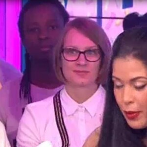 Ayem Nour et Priscilla Betti dans le "Mad Mag" de NRJ12, jeudi 9 mars 2017