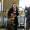 Exclusif - Nathalie Baye et sa fille Laura Smet arrivent de l'aéroport LAX à Los Angeles à l'aéroport de Paris-Charles-de-Gaulle, où elles ont passé quelques jours avec J. Hallyday, à Roissy-en-France, France, le 6 mars 2017.