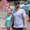 Exclusif - Miley Cyrus et son compagnon Liam Hemsworth sont allés déjeuner en amoureux à Los Angeles, le 26 août 2016