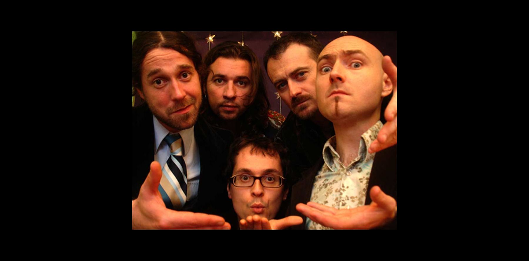Video Les Fatals Picards Leur Chanson Sur La Mort De Johnny A Fait Des Vagues Purepeople