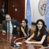 Amal Clooney et sa cliente Nadia Murad Basee Taha rencontrent le secrétaire général des Nations Unies Antonio Guterres au siège de l'ONU. New York, le 10 mars 2017.