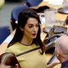 Amal Alamuddin Clonney, enceinte, demande au gouvernement Irakien et aux pays de l'ONU de sévir contre Daesh lors d'un discours à l'ONU à New York le 9 mars 2017. Elle était accompagnée de sa cliente, une femme Yezidi violée et vendue comme esclave. Amal Clooney souhaite, par son action, que les membres de Daesh répondent de leurs actes devant une cour de justice. Le combat va être de longue haleine.09/03/2017 - New York
