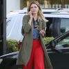 Exclusif - Mischa Barton se balade et téléphone dans les rues de Studio City, le 5 mars 2017.