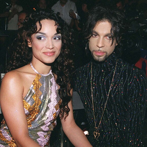 Mayte Garcia et Prince au défilé Versace, collections haute-couture automne-hiver 1999/2000.