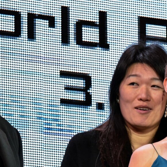 Takeshi Kitano et Scarlett Johansson lors de la conférence de presse du film Ghost in the Shell à Tokyo le 16 mars 2017.