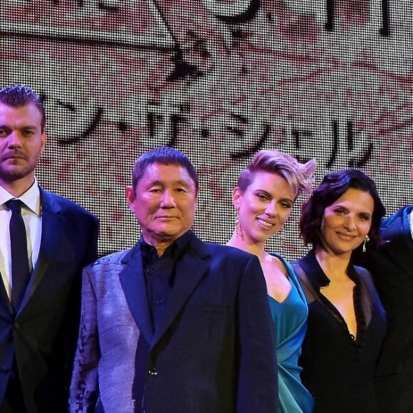 Kaori Yamamoto, Rila Fukushima, Pilou Asbaek, Takeshi Kitano, Scarlett Johansson, Juliette Binoche, Director Rupert Sanders, Kaori Momoi et Yukata Izumihara lors de la première du film Ghost in the Shell à Tokyo le 16 mars 2017.