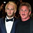 Sean Penn et son fils Hopper Jack Penn - Descente des marches du film "The Last Face" lors du 69ème Festival International du Film de Cannes. Le 20 mai 2016.