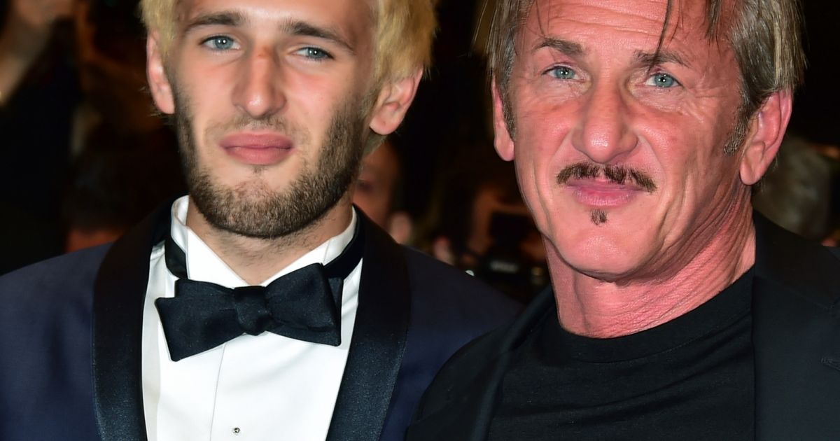 Sean Penn et son fils Hopper Jack Penn Descente des marches du film